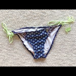 ROXY Bikini Bottoms Size M Excellent Condition